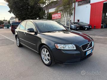 Volvo S40 D3 R-design