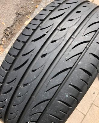 Pirelli Pzero nero GT 225/40 ZR 18 indice 92Y