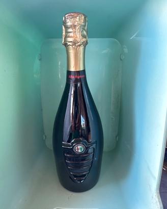 Bottiglia vino Alfa Romeo epoca