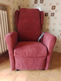 poltrona con alzata assistita 