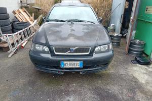 Volvo v 40sw del 2002 a benzina 