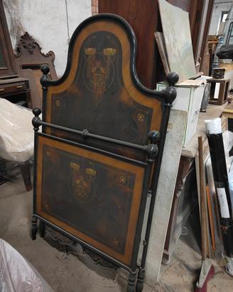 letto in ferro dipinto antico