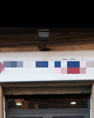 Insegna luminosa a cassone