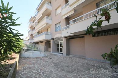4 LOCALI A RHO