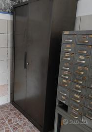 Armadio in metallo Olivetti