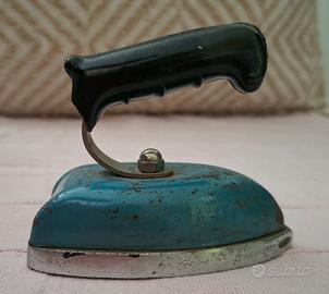 mini ferro da stiro anni 50/60