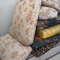 Vari cuscini da divano e poltrone gratuiti