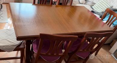 Tavolo legno massiccio + sedie