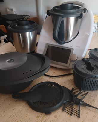 Bimby Vorwerk TM6  pari al nuovo+Secondo boccale