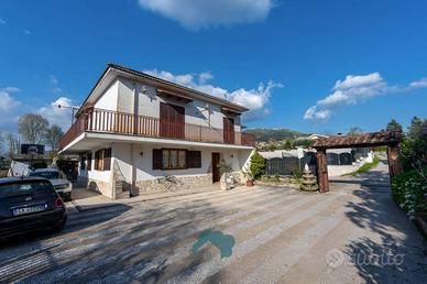 Villa di 250 m² con 4 locali a Palestrina