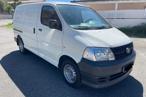 Toyota hiace 2.5 d2d tre posti