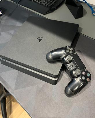 PS4 Slim 500GB + Controller Originale + 7 Giochi