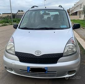 Toyota yaris verso