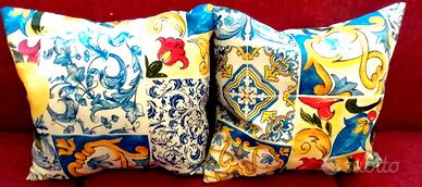 due cuscini compresa imbottitura 