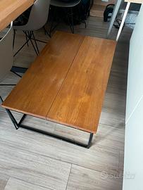 Tavolino stile industrial con piano in legno