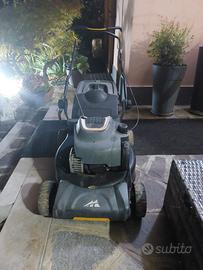 Tagliaerba con motore a scoppio