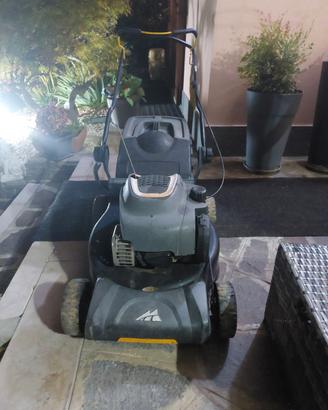 Tagliaerba con motore a scoppio