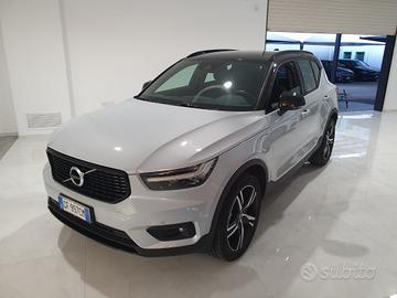 VOLVO XC40 T5 Recharge Plug-in Hybrid R-design