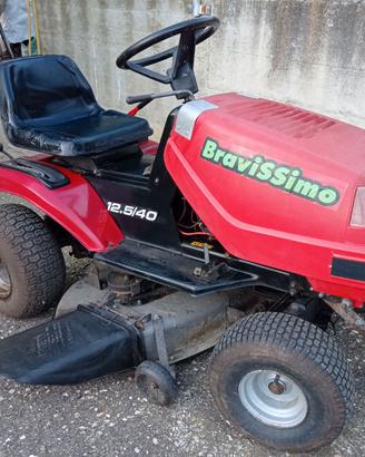 Trattorino tagliaerba