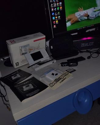 Bundle completo Nintendo ds lite+Accessori Nuovi