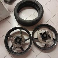cerchi e gomme motard del 17 a 90e