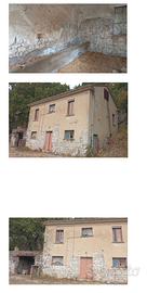 Casa di  160 mq + terreno 22.000 mq