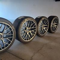 Cerchi con gomme Porsche turbo