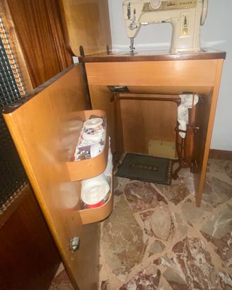 Macchina da cucire vintage