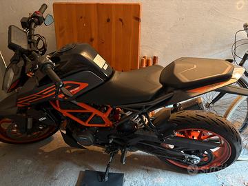 KTM DUKE  2023