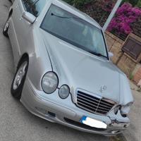 Mercedes E220 CDI W210 intera o per ricambi