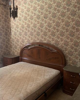 Camera da letto classica completa