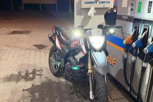 Motard 125 motore nuovo 7000km