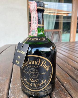 Highland Park Single Scotch Whisky 21 years old. 