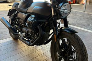 Guzzi V7 Stone