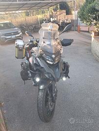 Benelli trk 502 x del 2019 con accessori