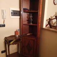 Angoliera classica a giorno con vano contenitore