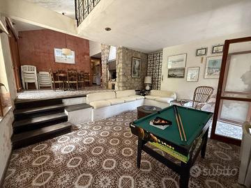 Villa di 160 m² con più di 5 locali a Orbetello