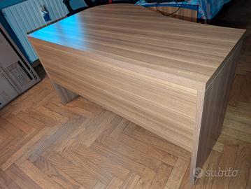 Scrivania in legno