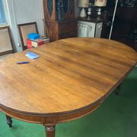 Tavolo in legno con n 6 sedie in legno e velluto