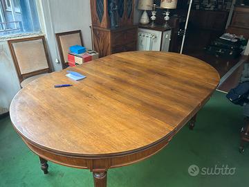 Tavolo in legno con n 6 sedie in legno e velluto