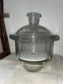 Vetreria e attrezzatura da laboratorio chimico