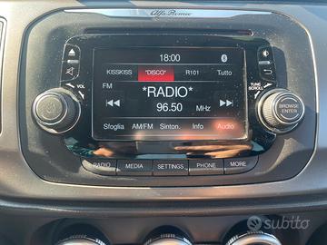 Autoradio uconnect alfa Giulietta