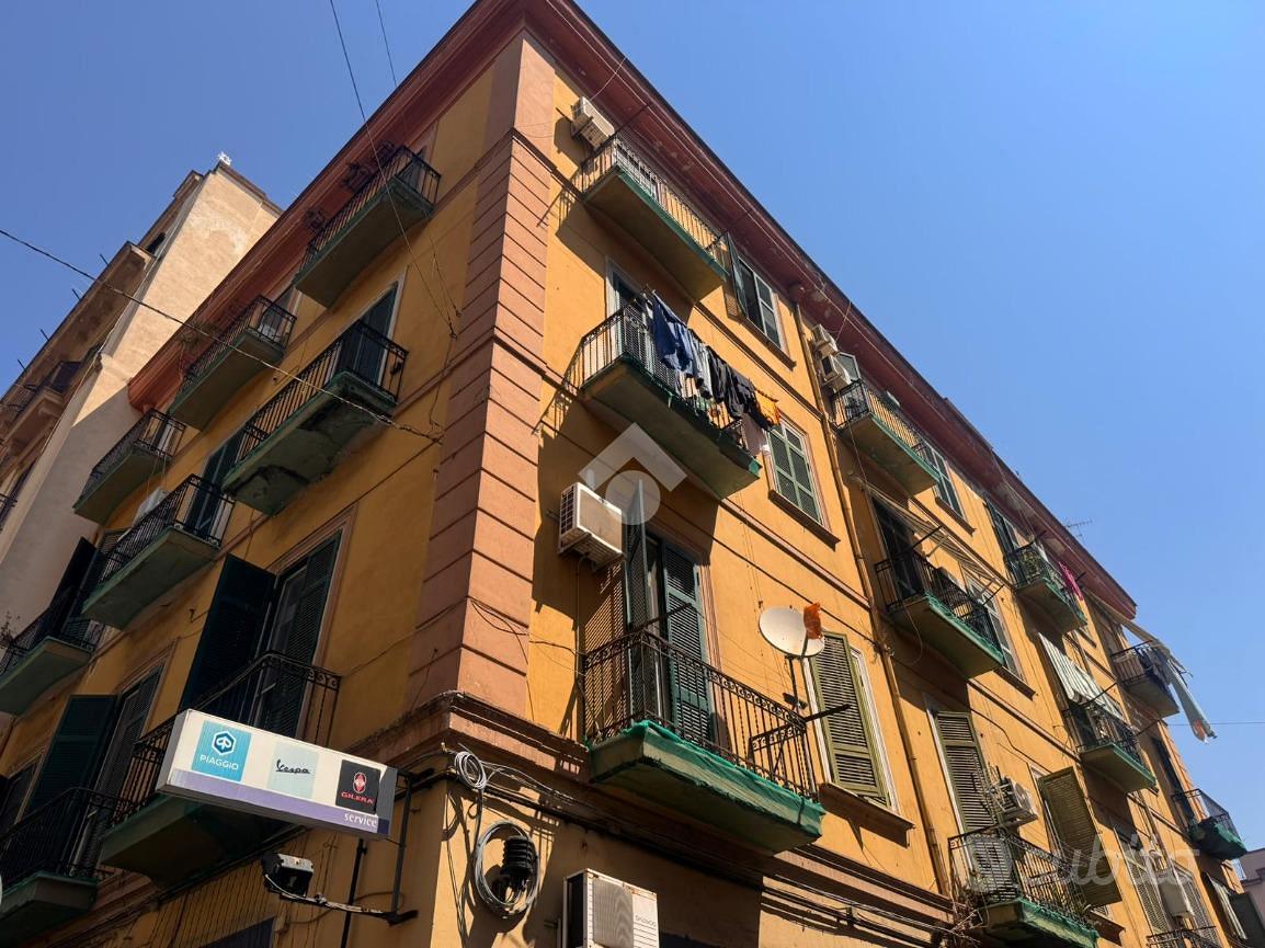 2 LOCALI A NAPOLI - Vista 2