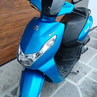 Scooter Peugeot Kisbee blu elettrico