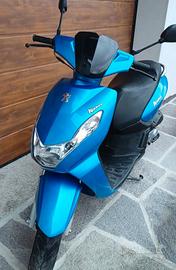 Scooter Peugeot Kisbee blu elettrico
