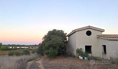 Casa da ultimare con 2 ettari di terreno Feraxi