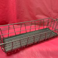 Cestino portaoggetti/piantine in metallo usato