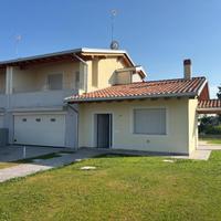 NUOVA VILLASCHIERA TRICAMERE: spazio ed efficie...