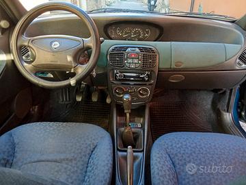Lancia Y 1.2 16v
