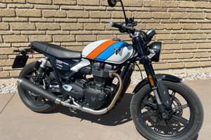 TRIUMPH Speed Twin 900